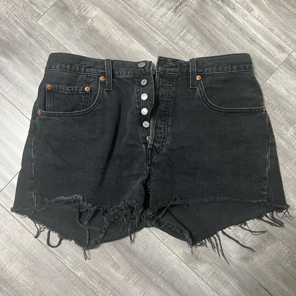 Black denim Levi’s shorts